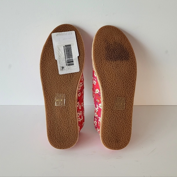 Brand New 8.5 US Lord & Taylor slip on shoes - Picture 5 of 6